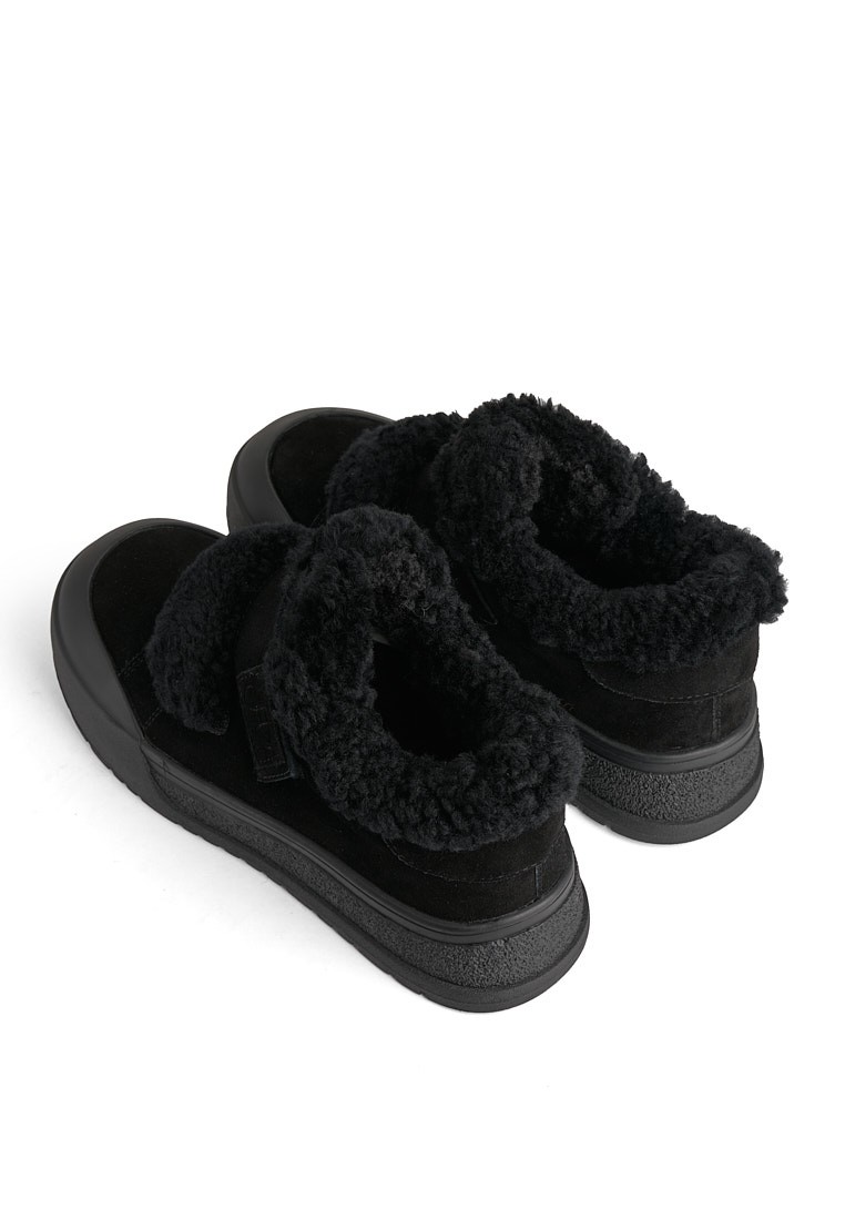 Кеди з хутром жіночі