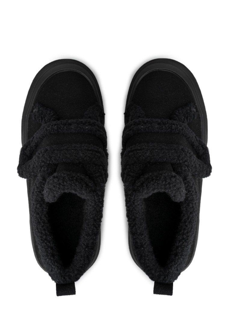 Кеди з хутром жіночі