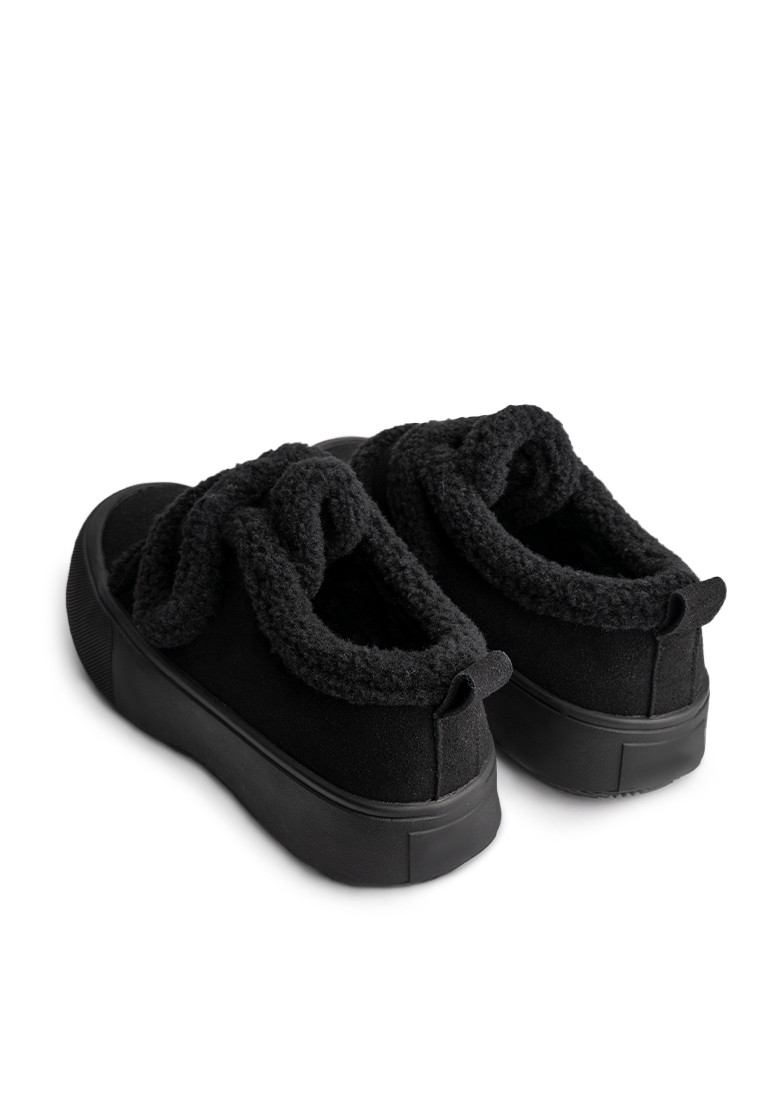 Кеди з хутром жіночі