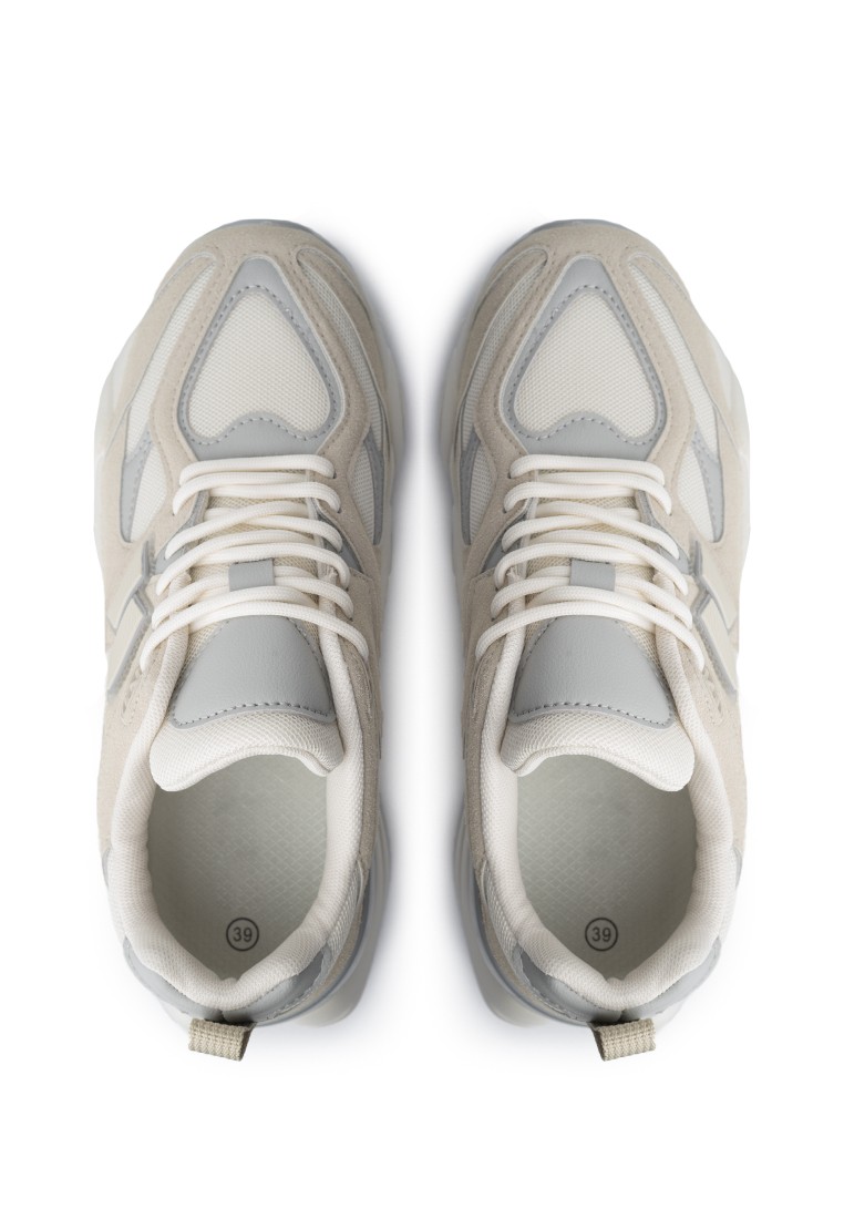 Кросівки жіночі