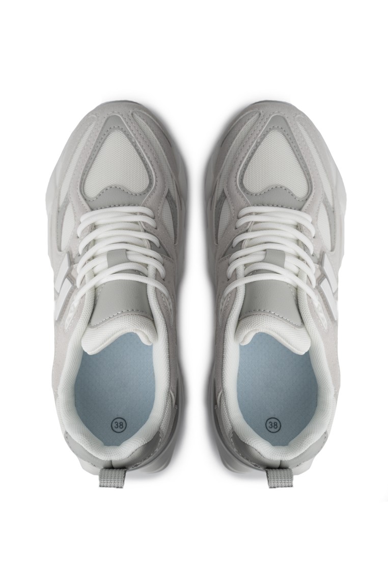 Кросівки жіночі