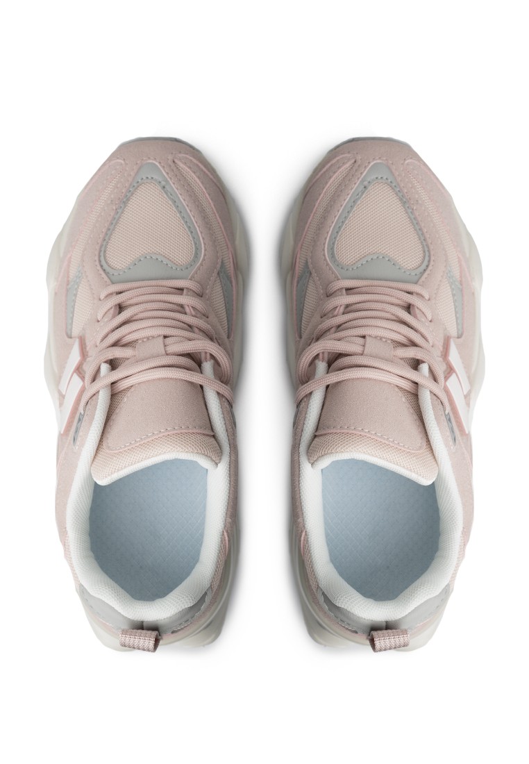 Кросівки жіночі