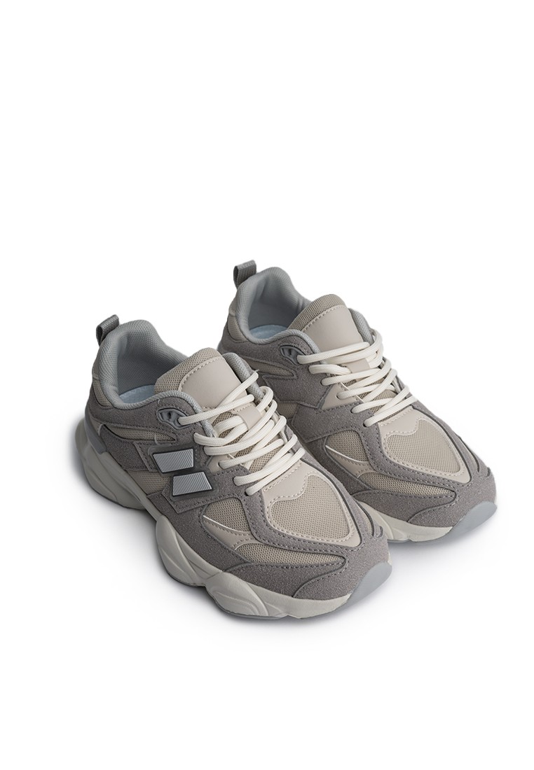 Кросівки жіночі