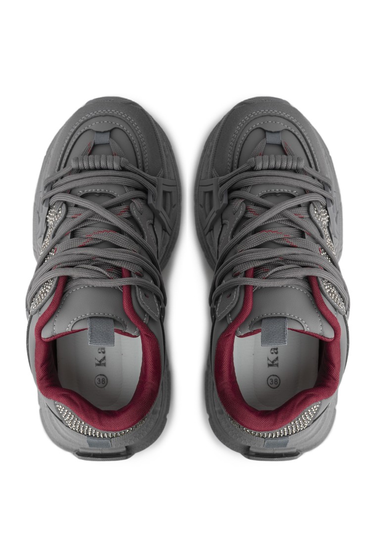 Кросівки жіночі