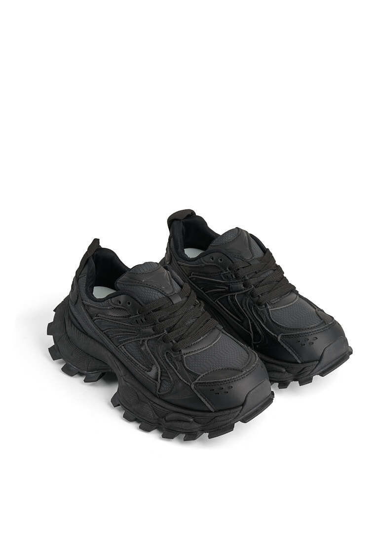 Кросівки жіночі