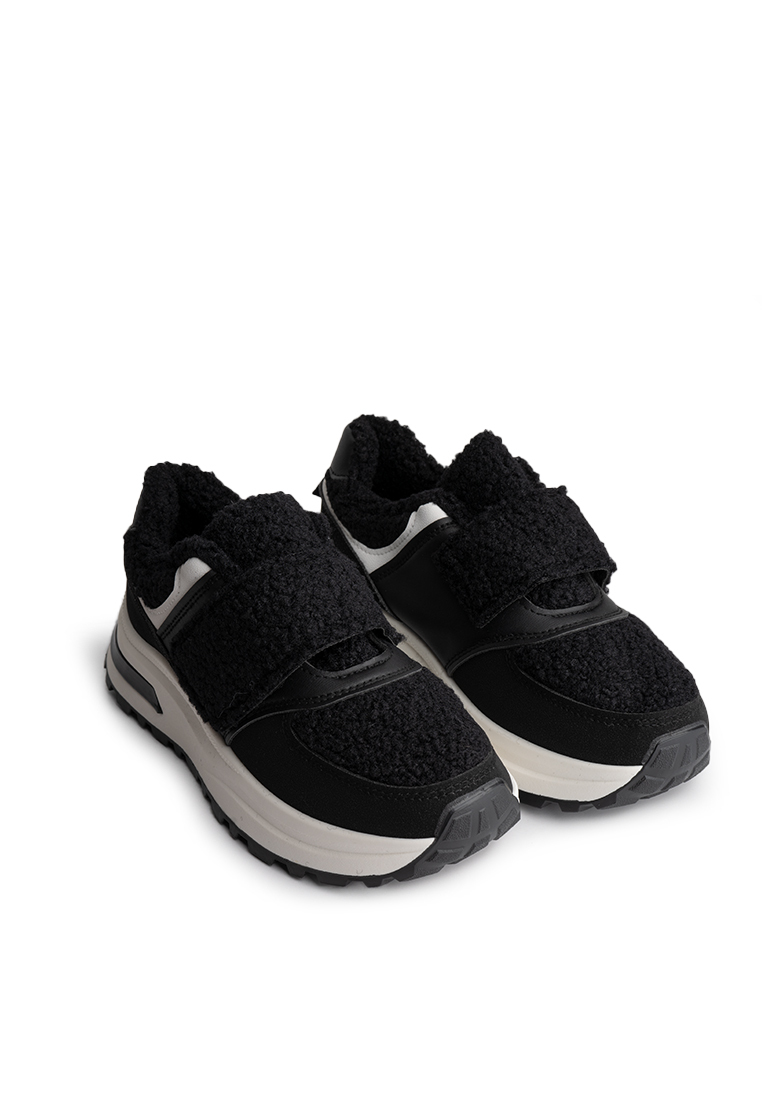 Кросівки з хутром жіночі