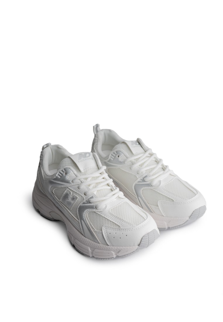 Кросівки жіночі