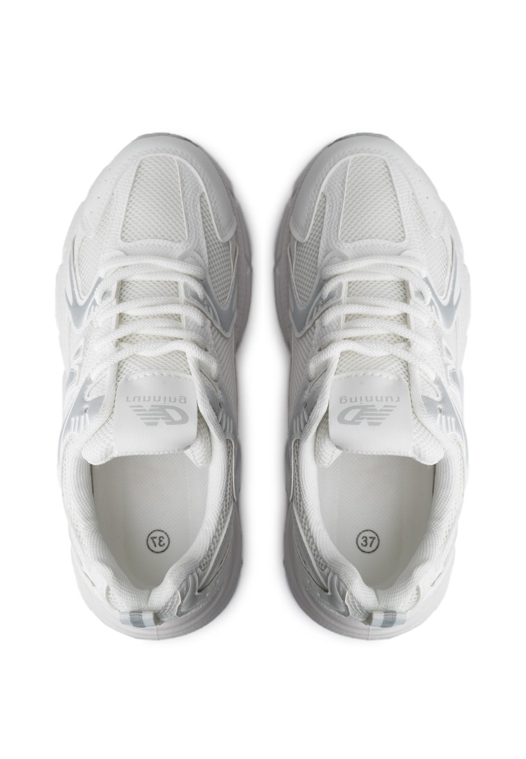 Кросівки жіночі