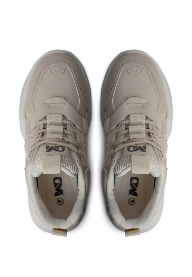 Кросівки жіночі