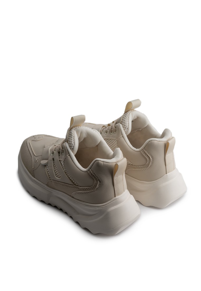 Кросівки жіночі