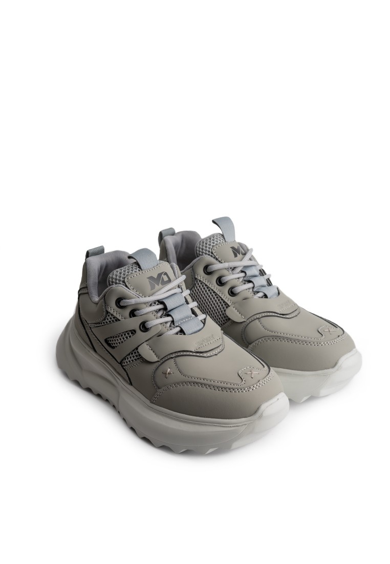 Кросівки жіночі