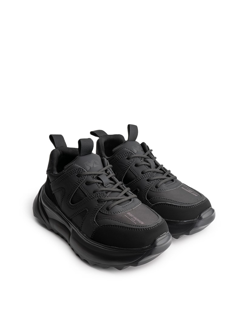 Кросівки жіночі