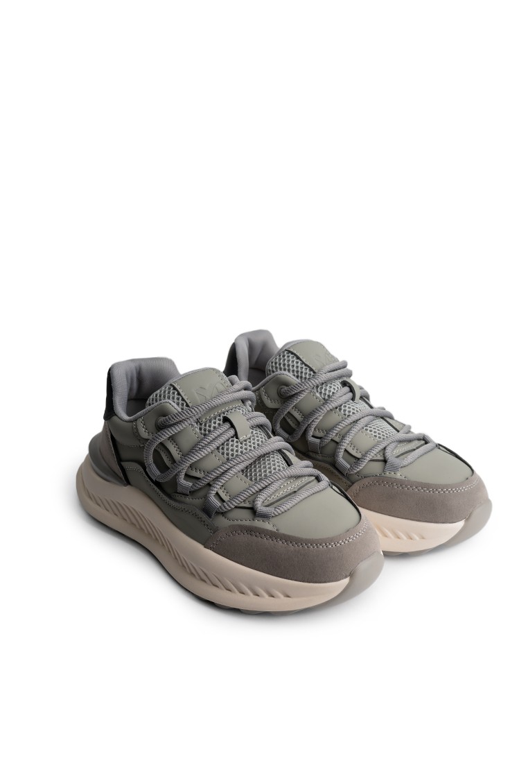 Кросівки жіночі