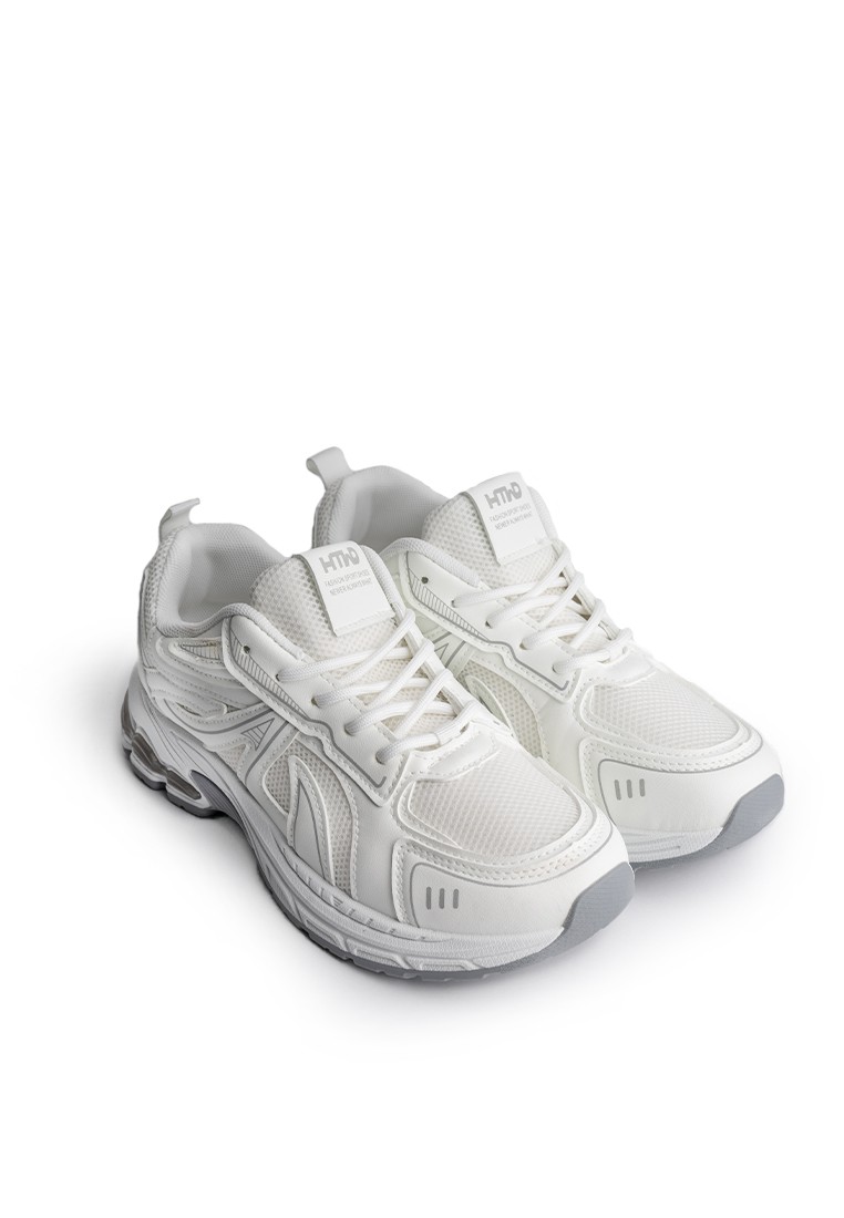 Кросівки жіночі