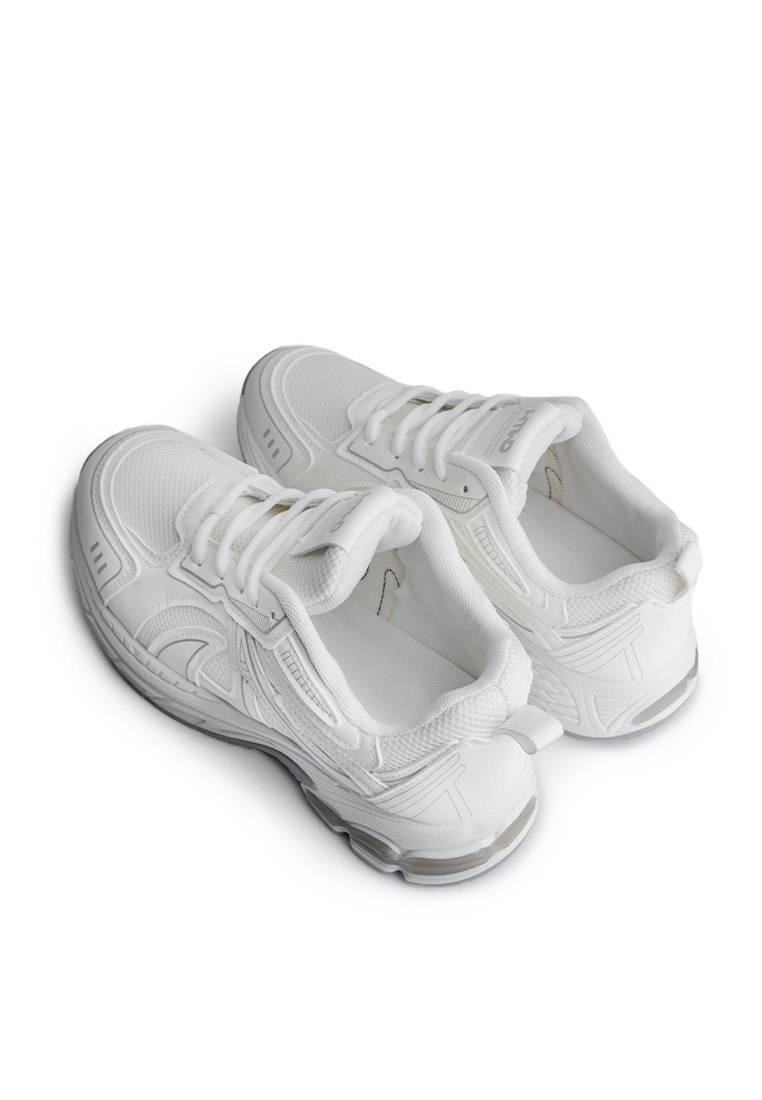 Кросівки жіночі