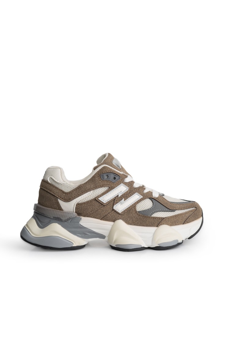 Кросівки жіночі