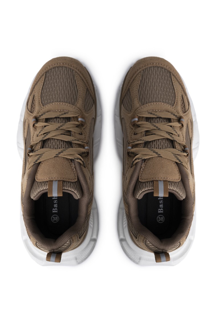 Кросівки жіночі