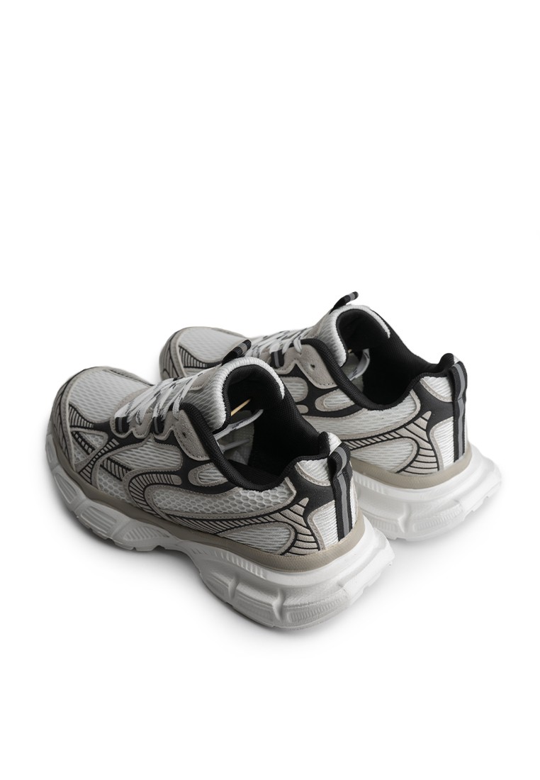 Кросівки жіночі