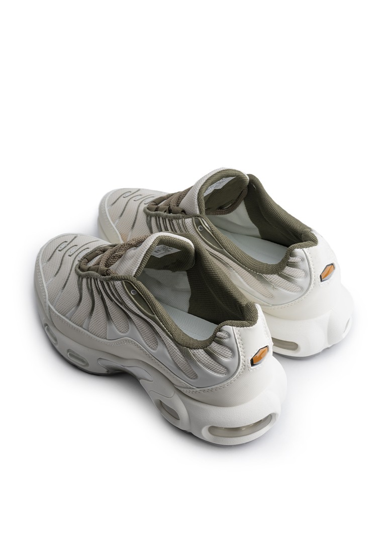 Кросівки жіночі