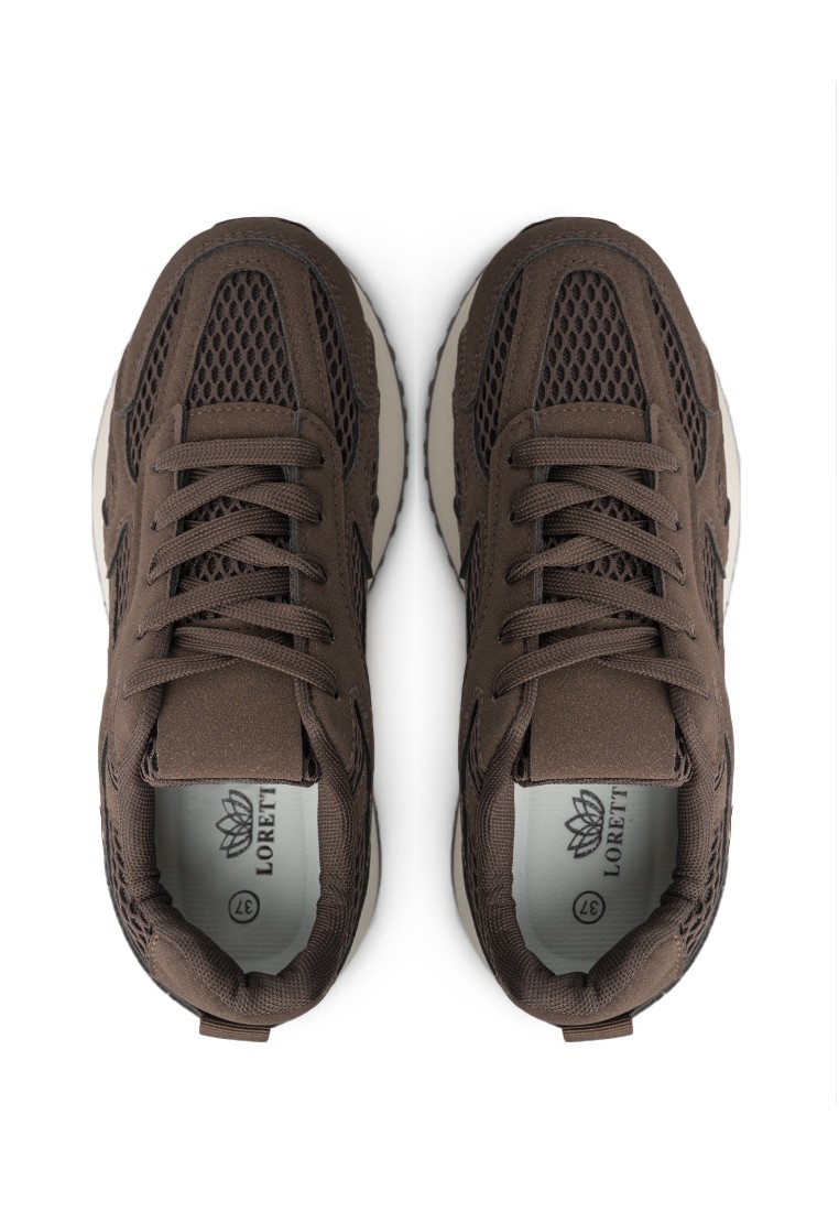 Кросівки жіночі