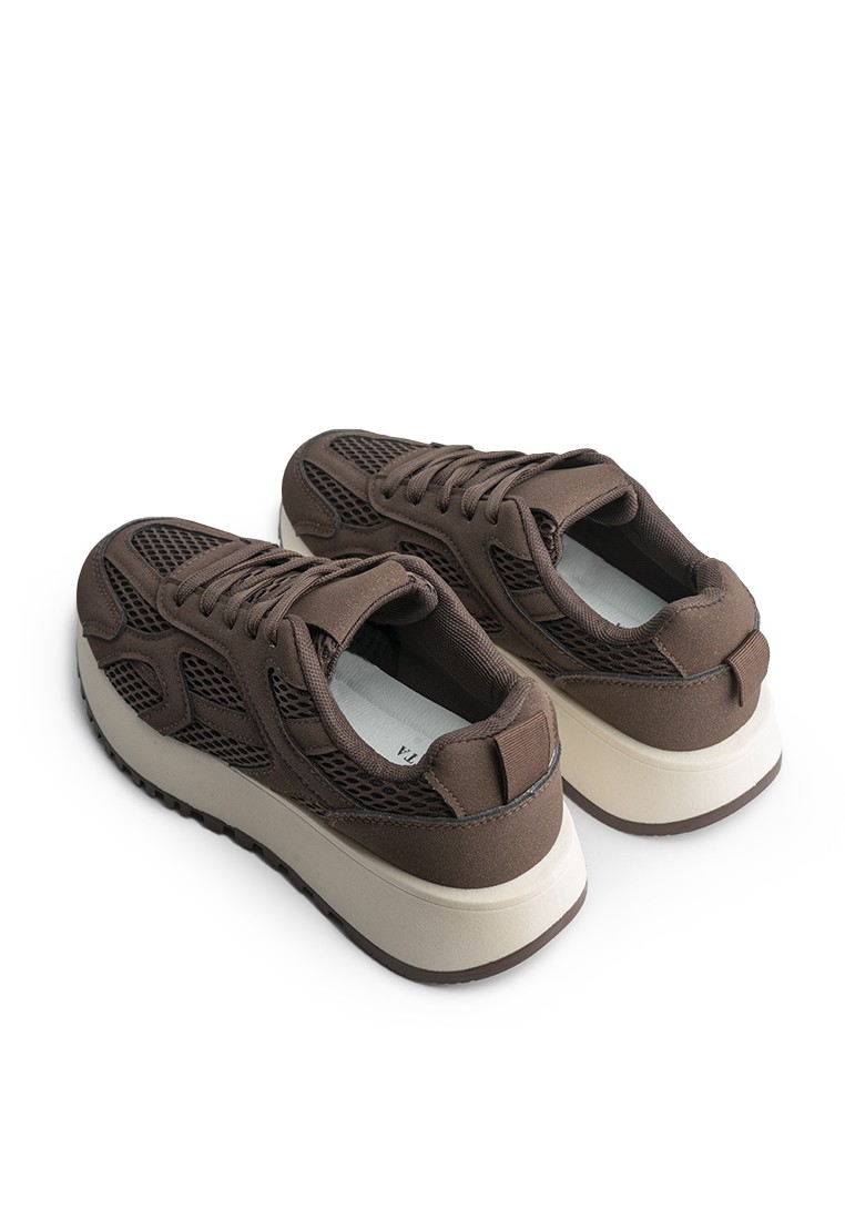 Кросівки жіночі