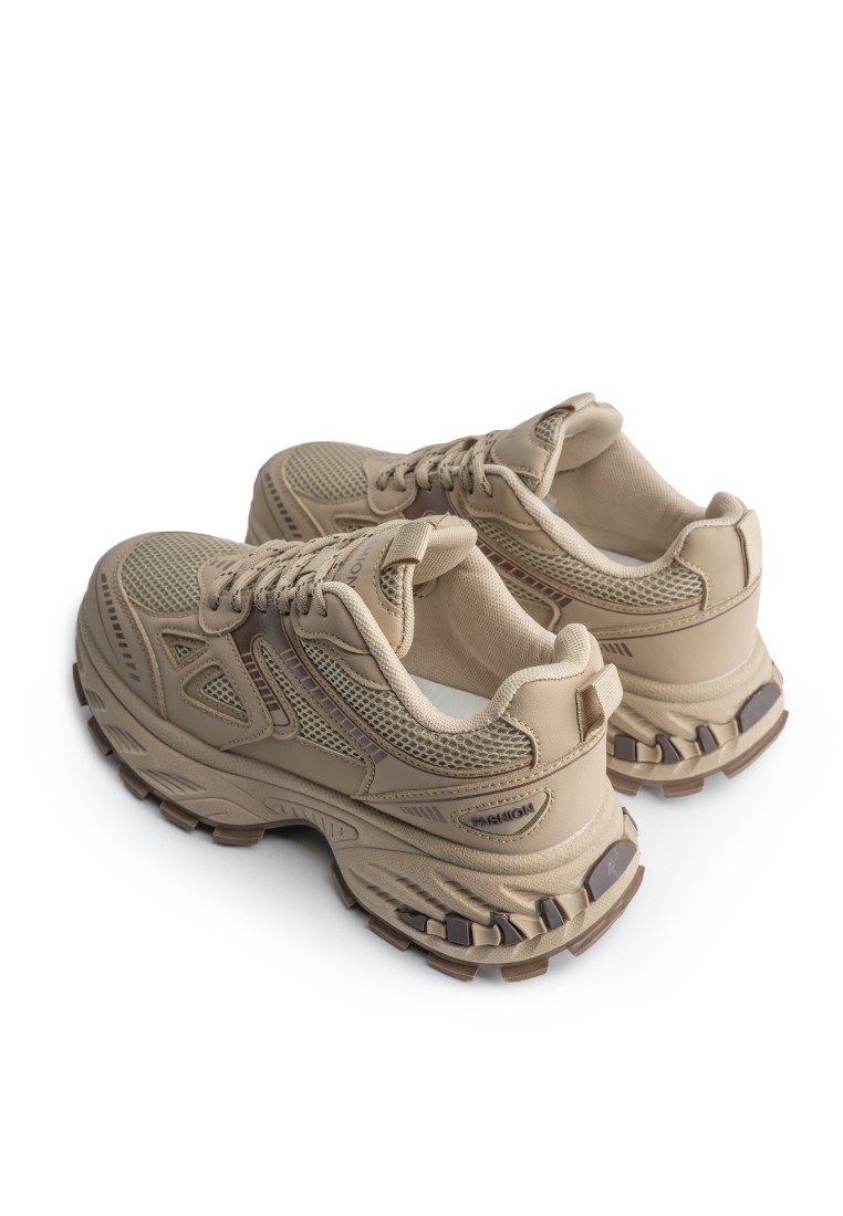 Кросівки жіночі