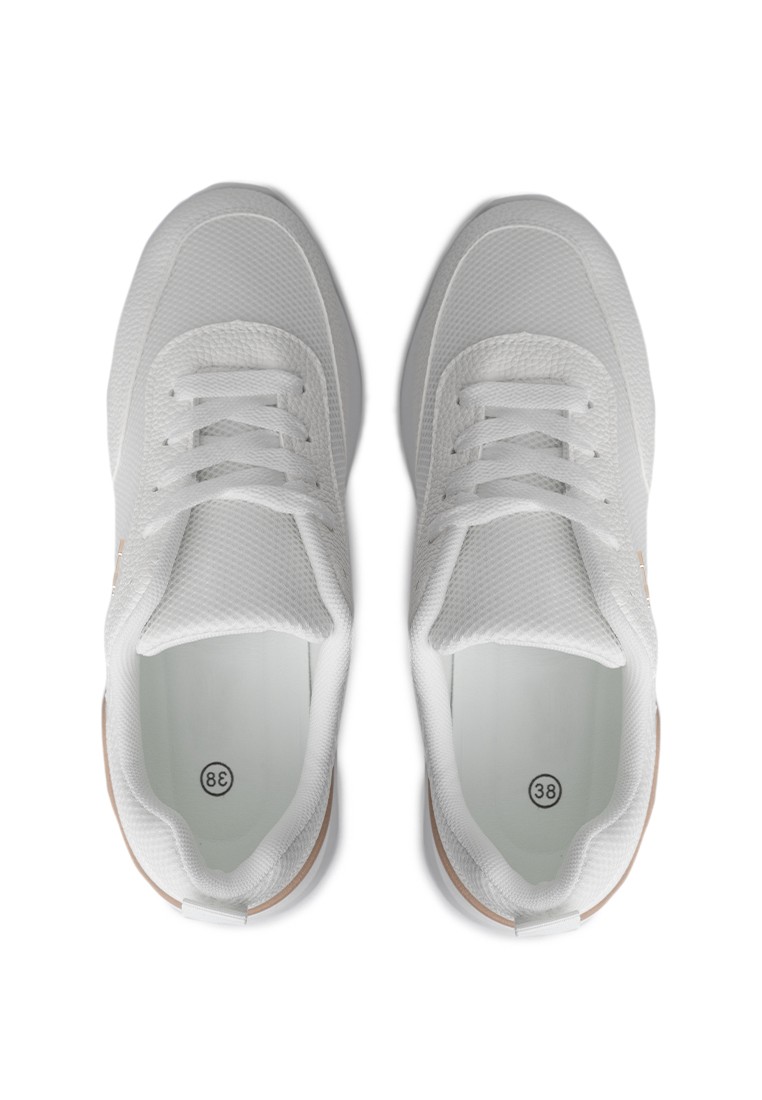 Кросівки жіночі