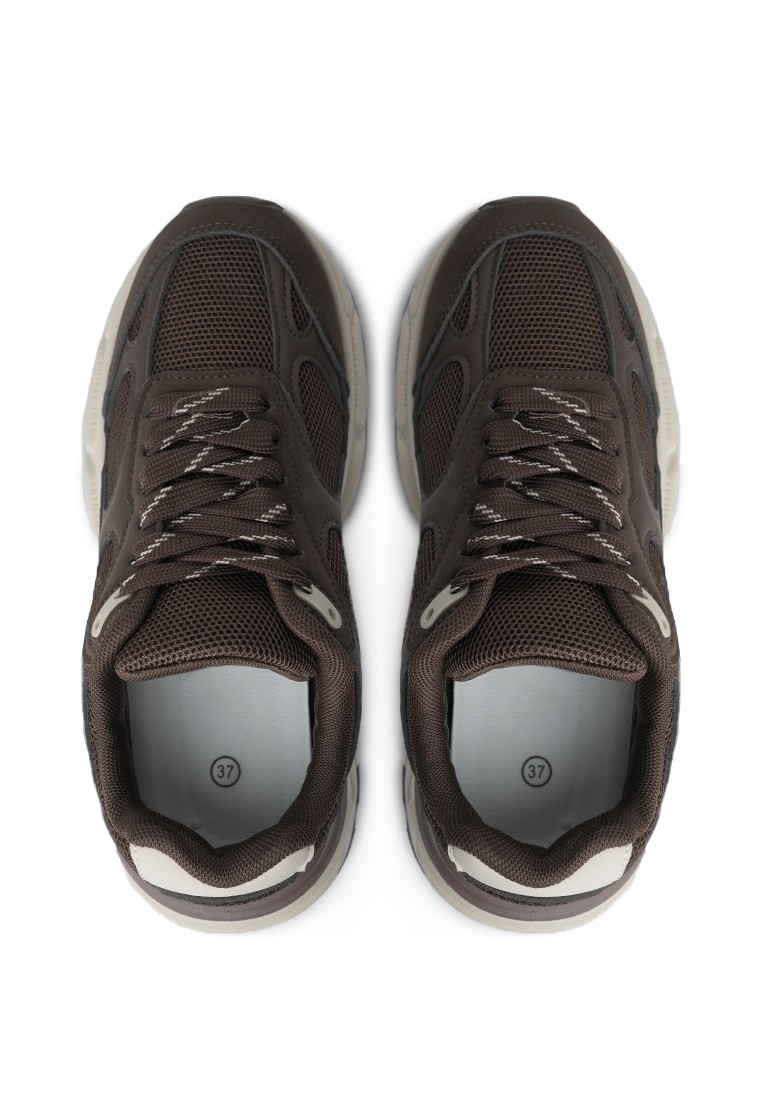 Кросівки жіночі