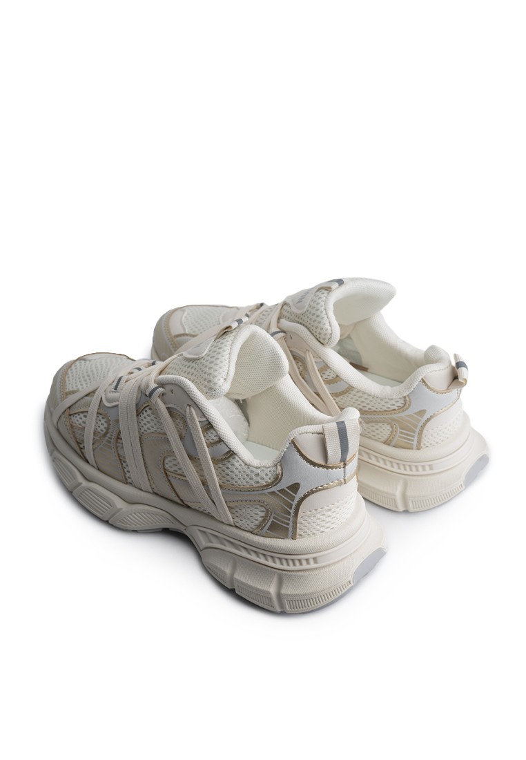 Кросівки жіночі