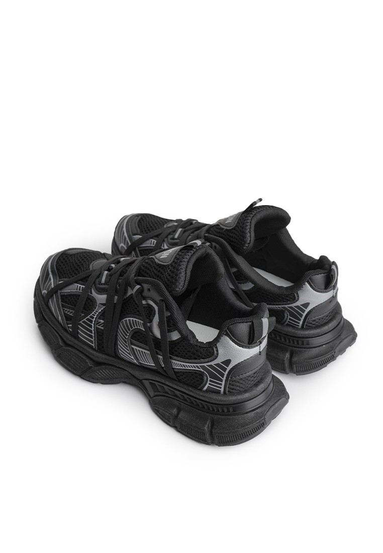 Кросівки жіночі