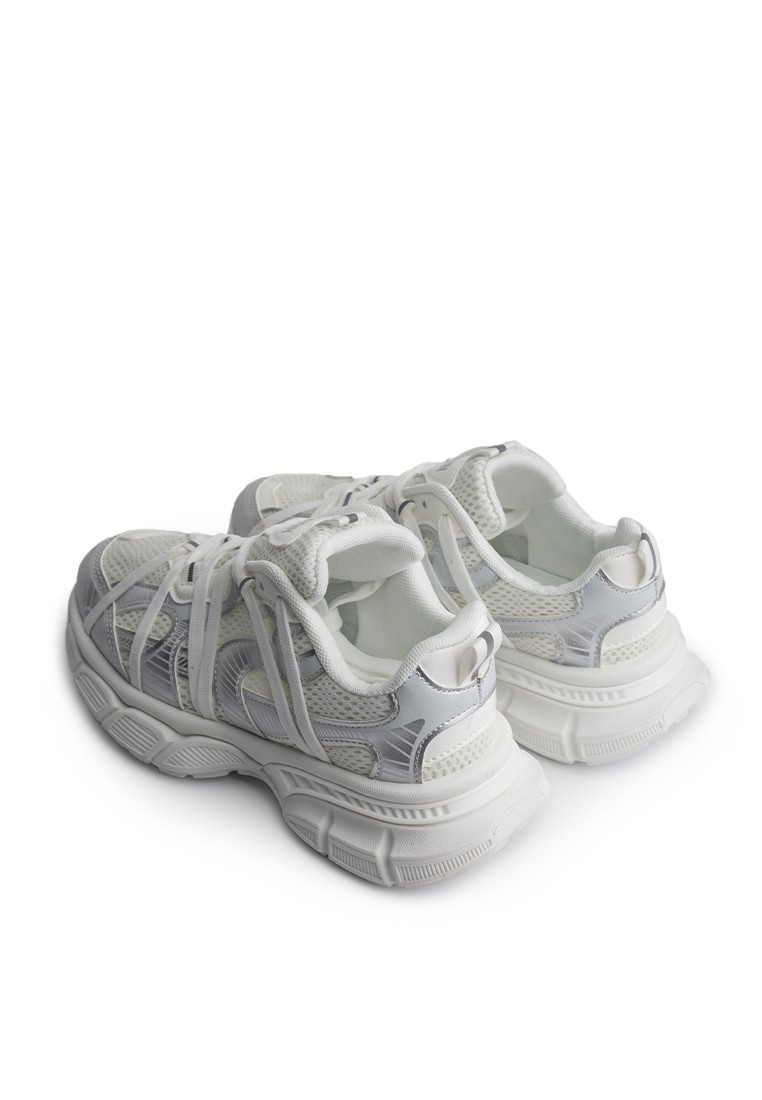 Кросівки жіночі