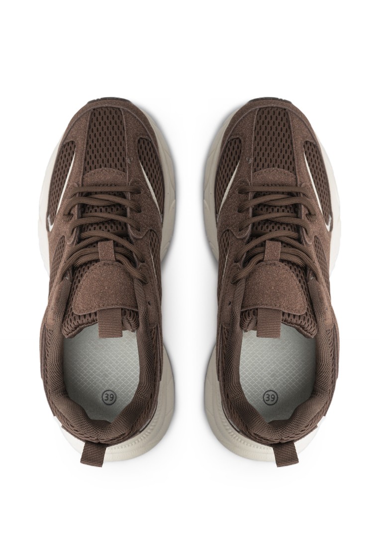 Кросівки жіночі