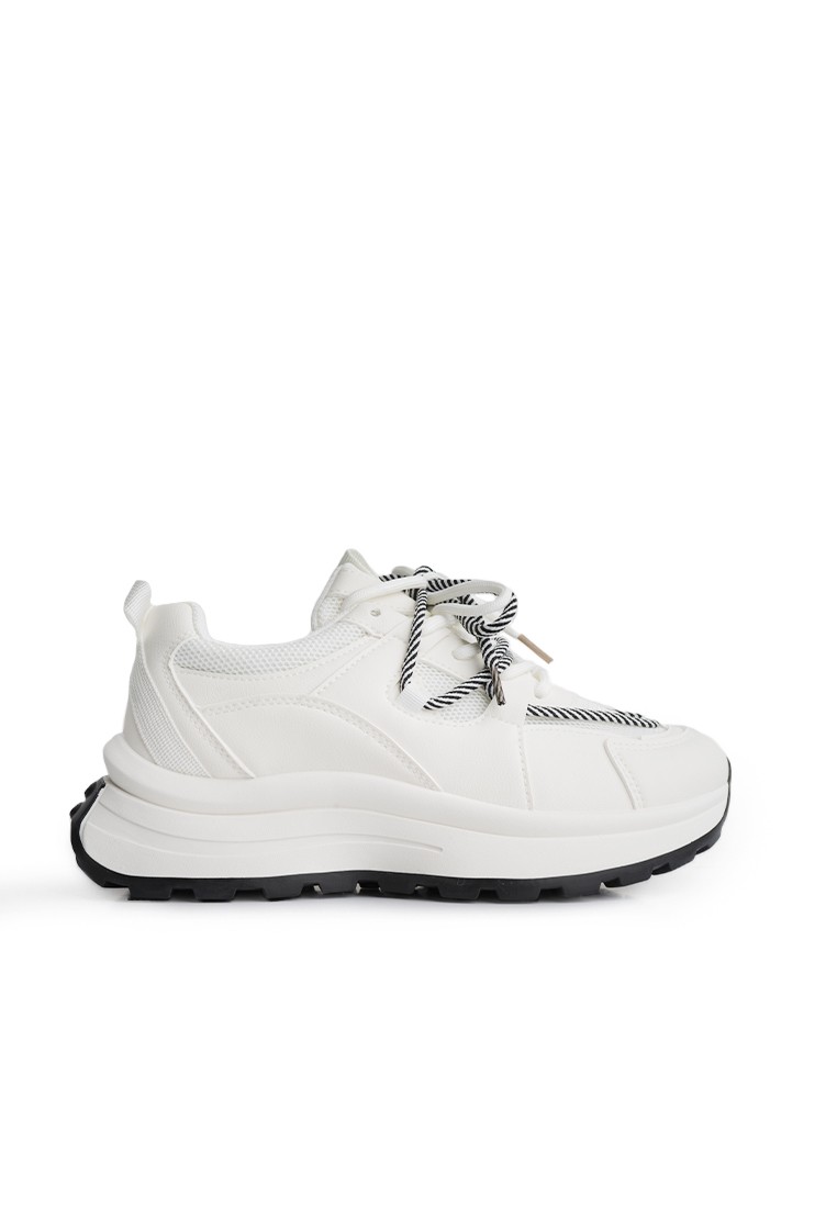 Кросівки жіночі