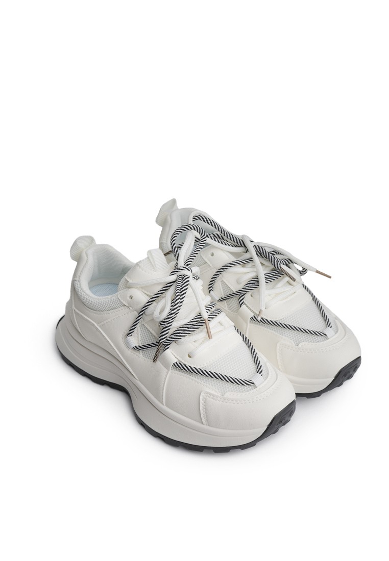 Кросівки жіночі