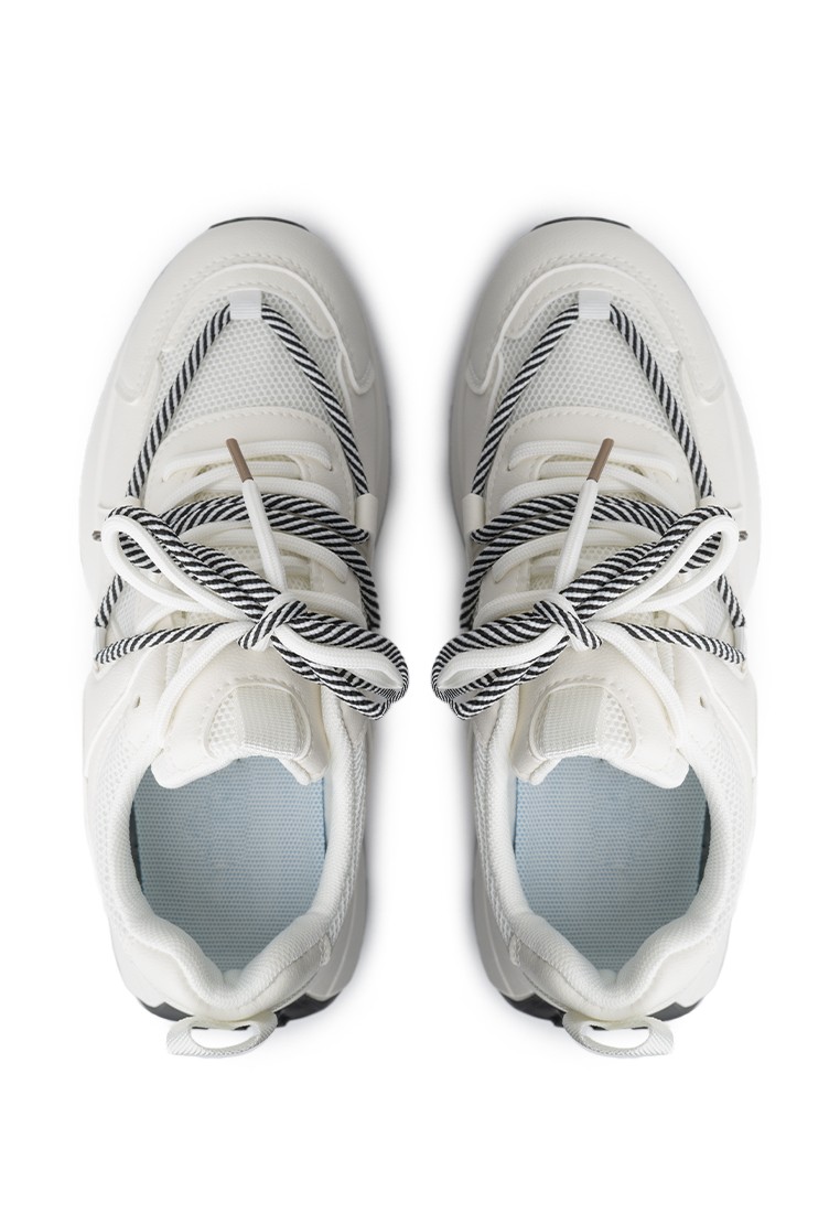 Кросівки жіночі