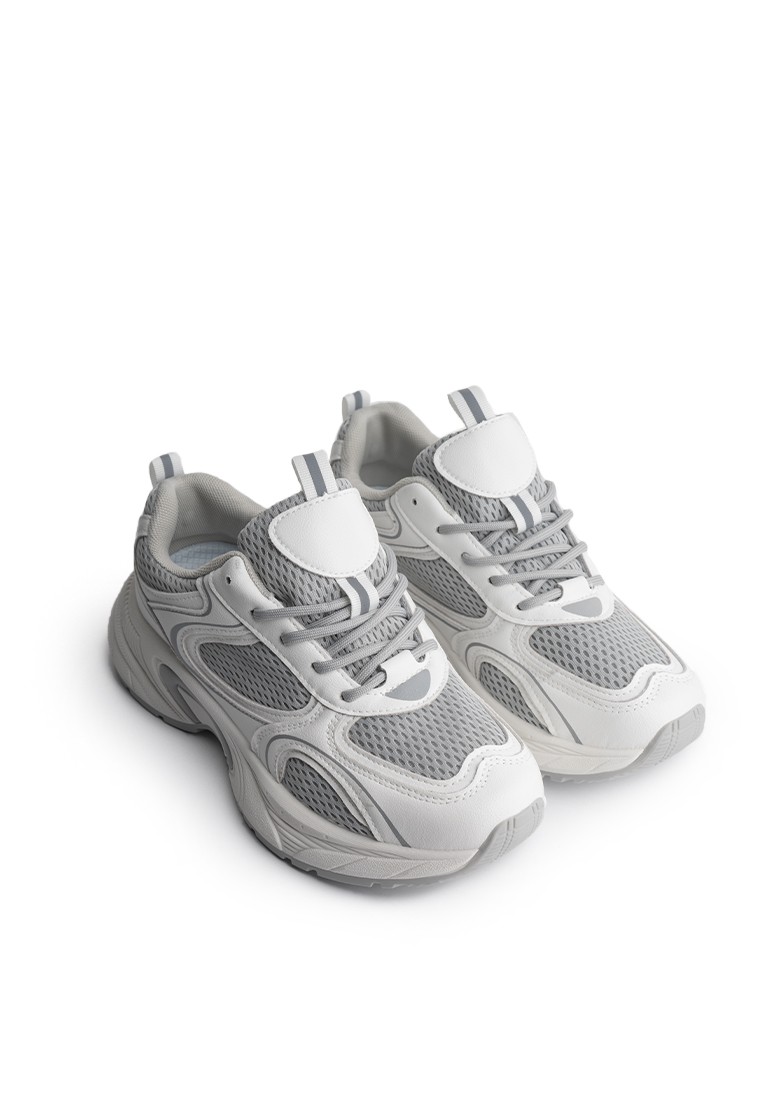 Кросівки жіночі