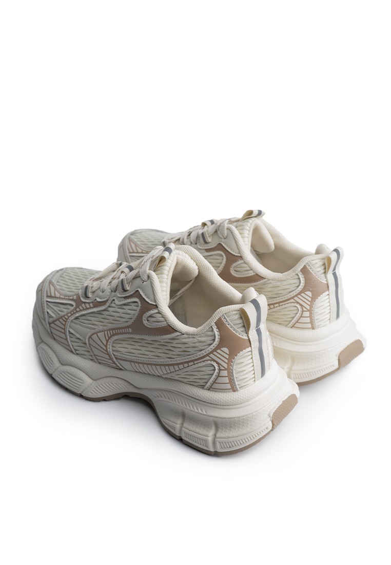 Кросівки жіночі