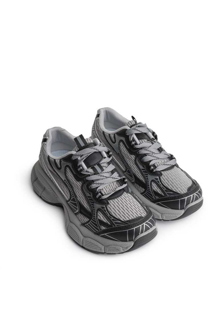 Кросівки жіночі