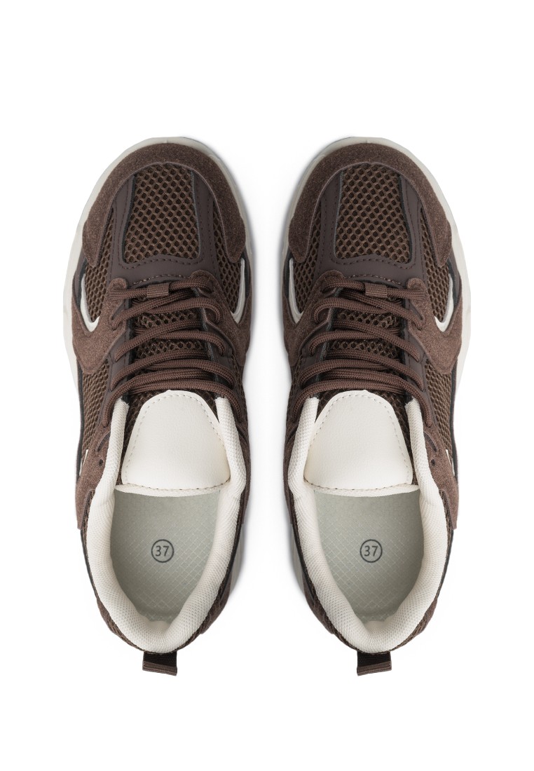 Кросівки жіночі