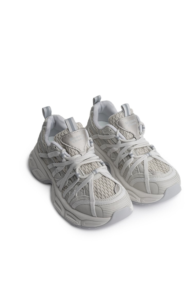 Кросівки жіночі