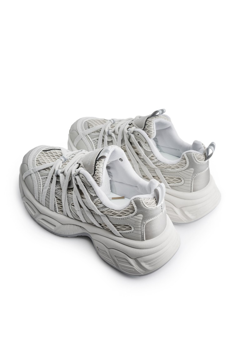 Кросівки жіночі