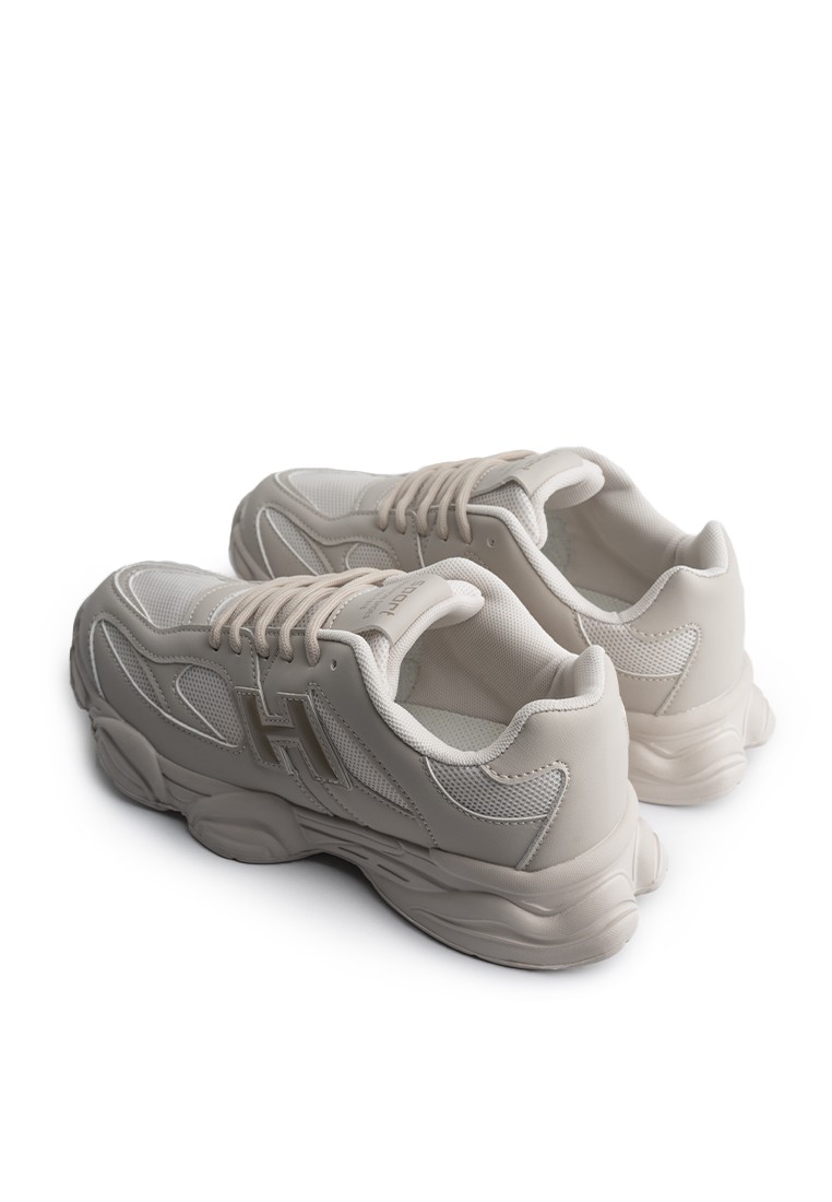 Кросівки жіночі