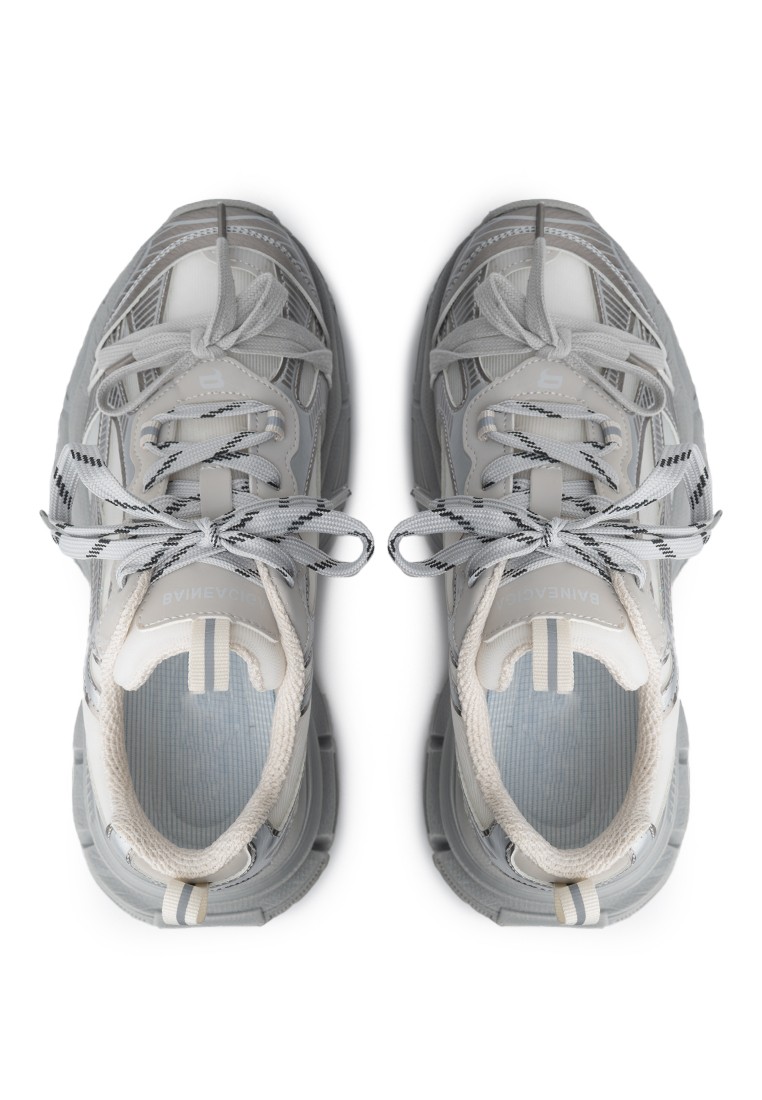 Кросівки жіночі