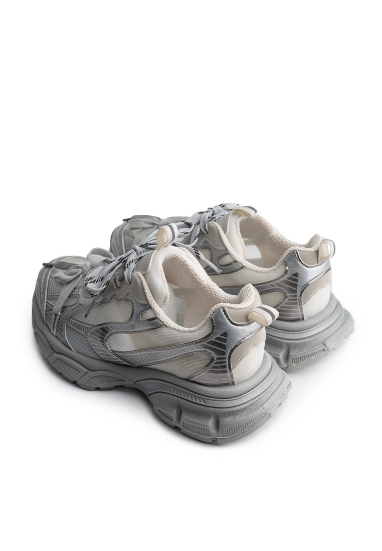 Кросівки жіночі