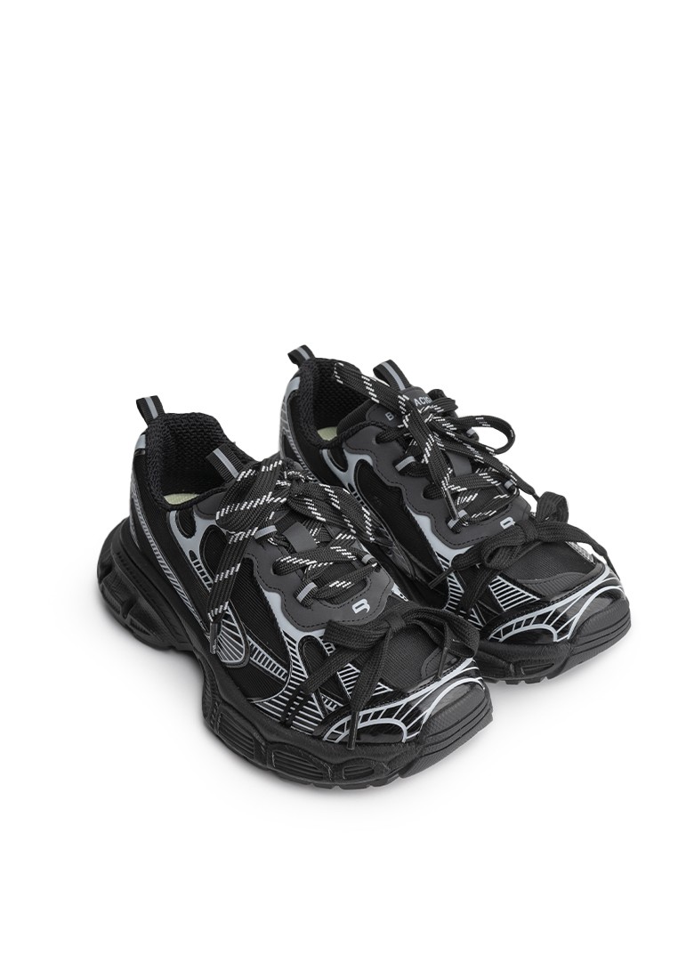 Кросівки жіночі