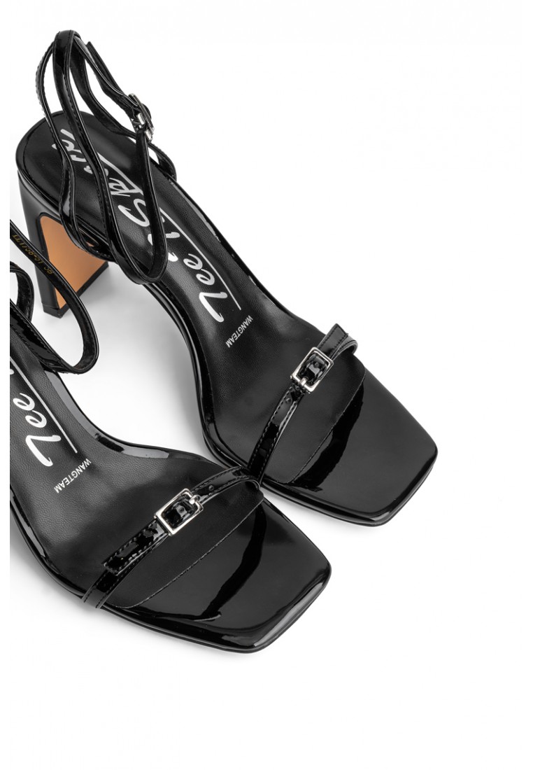 Босоніжки жіночі