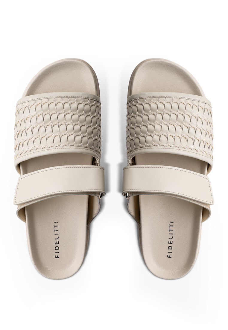 Шльопанці шкіряні жіночі