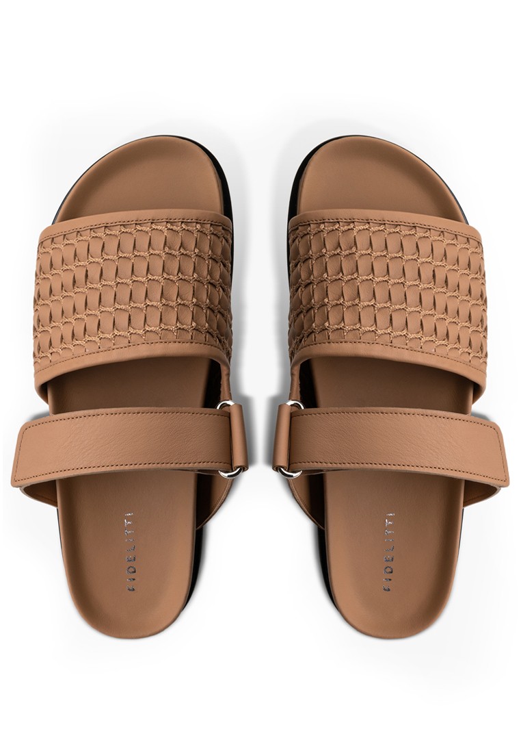 Шльопанці шкіряні жіночі