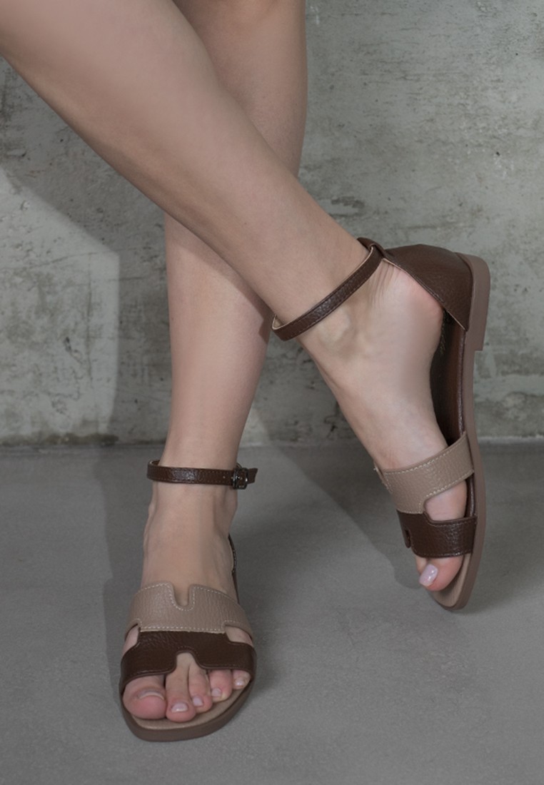 Босоніжки жіночі