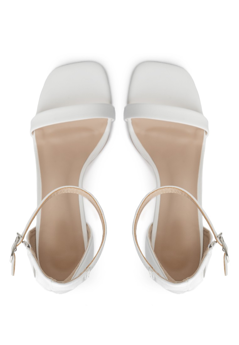 Босоніжки жіночі на підборах